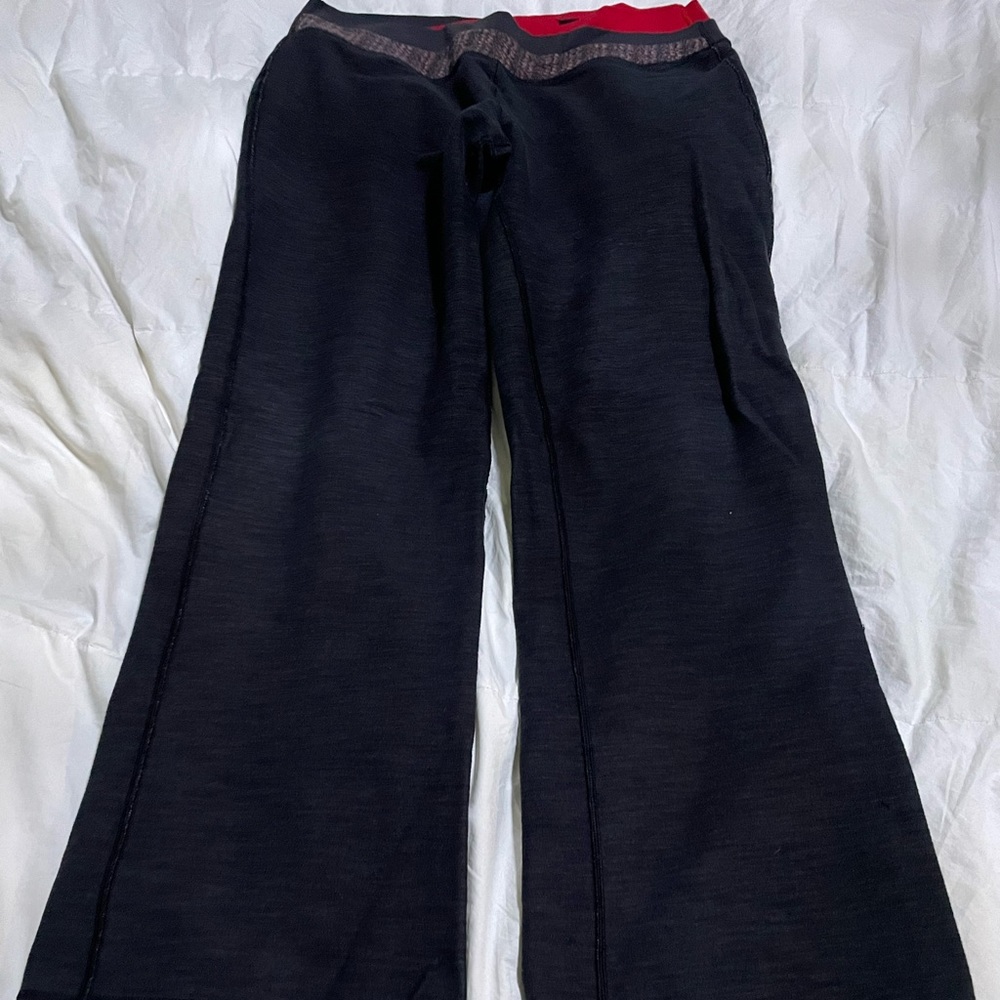Lululemon pants, boot leg cut.